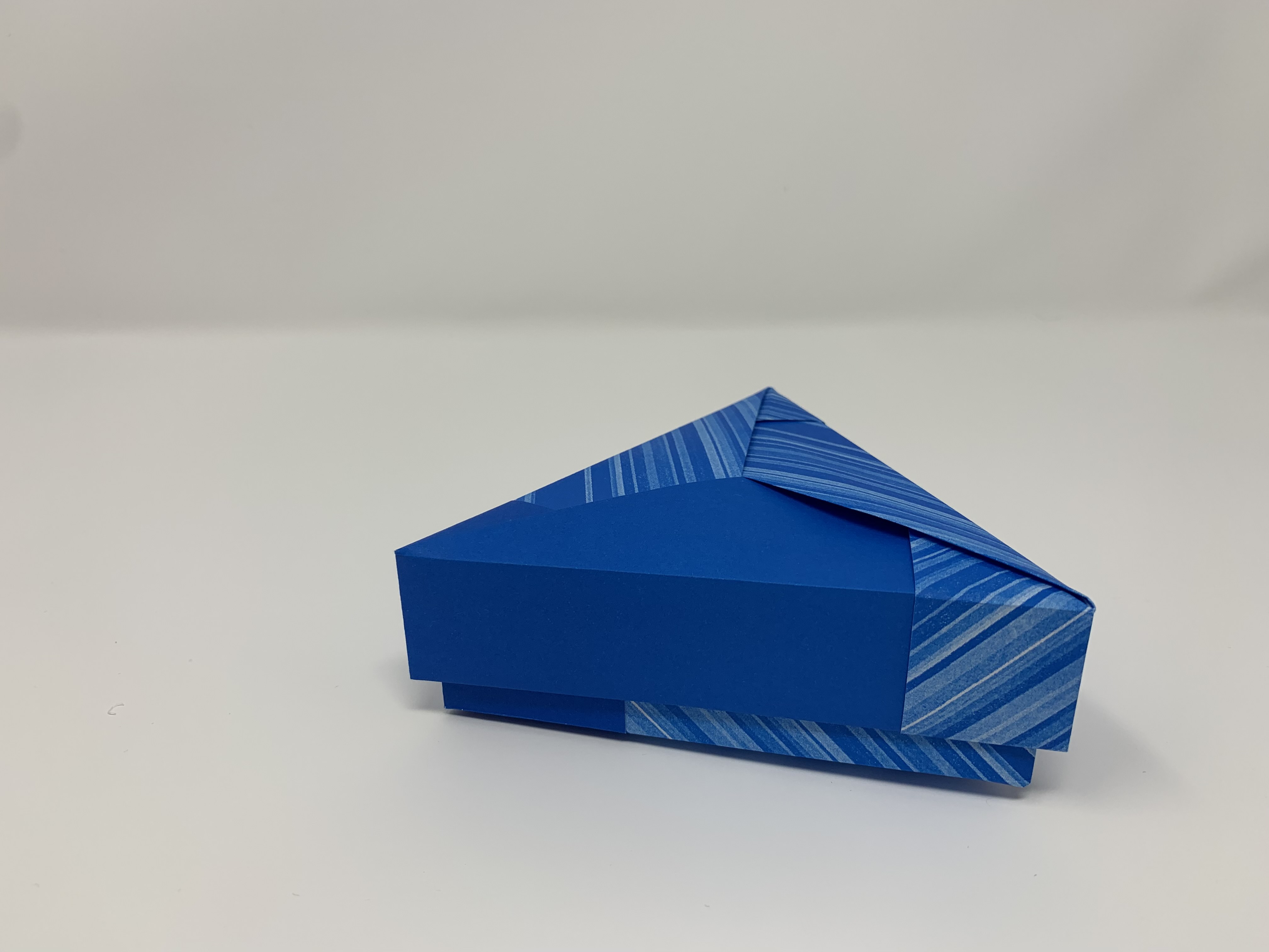 Modular Tomoe Triangular Box Base and Lid